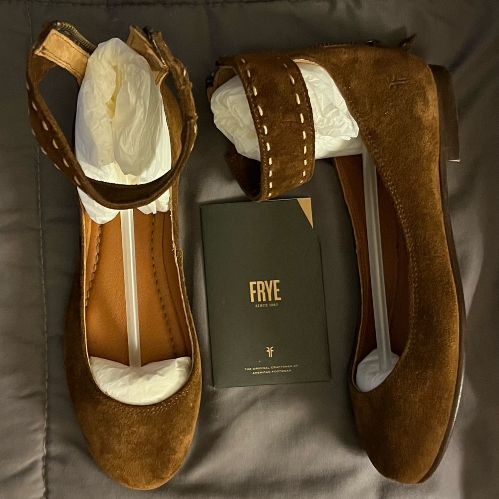 Frye Carson Round Toe Brown Suede Ankle Strap Ballet Flats 6.5 New w/ Tags & Box
